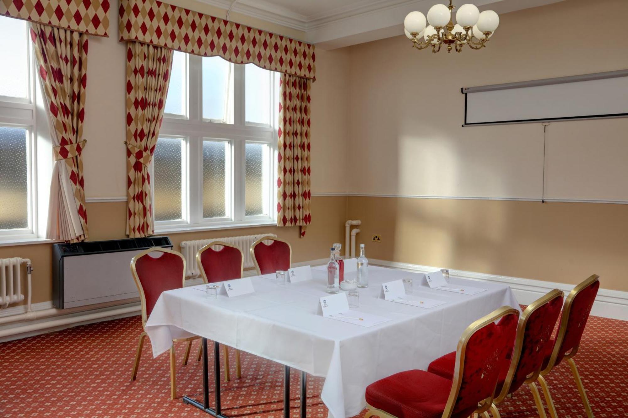 Crewe Arms Hotel 외부 사진