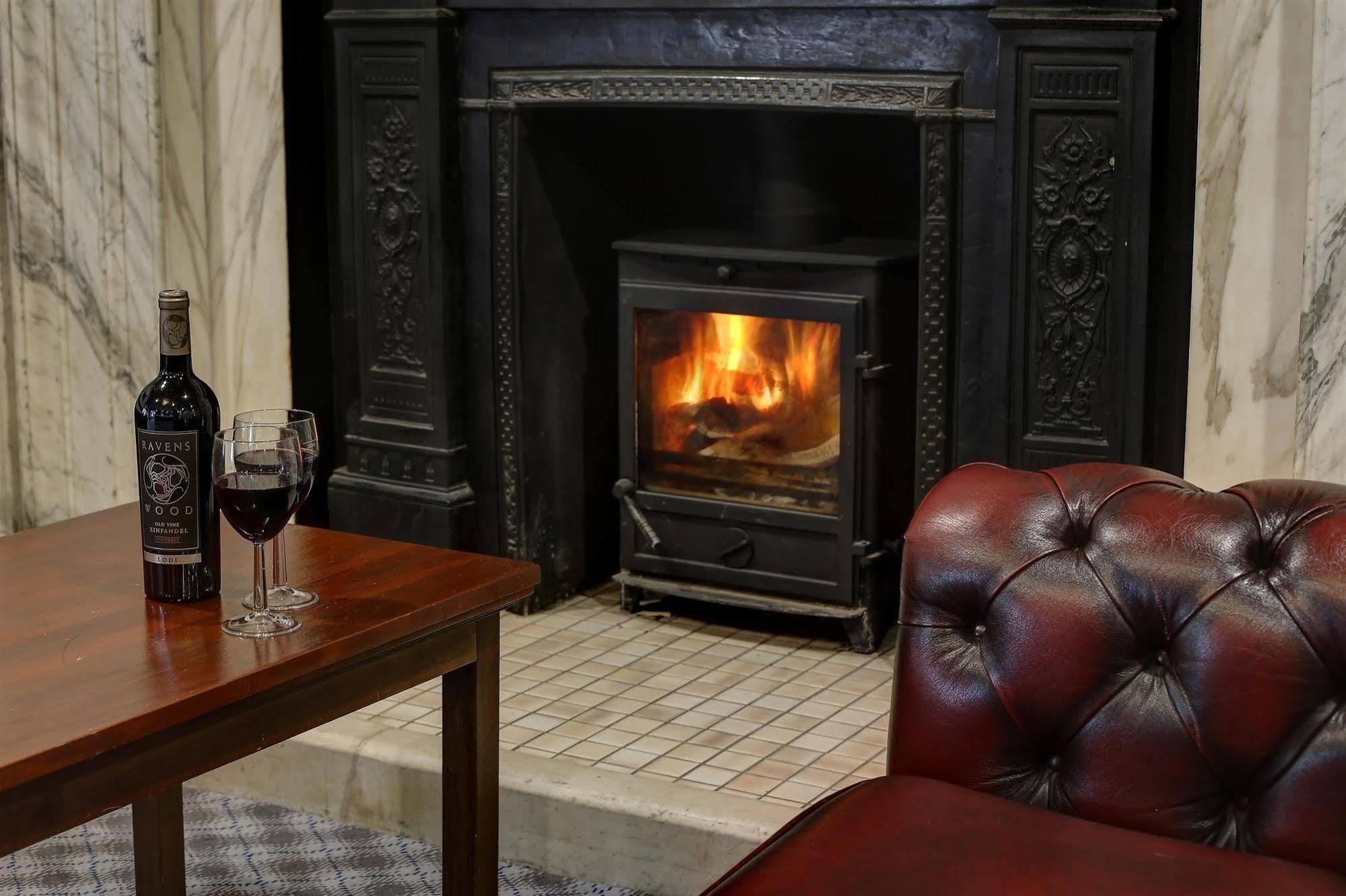 Crewe Arms Hotel 외부 사진